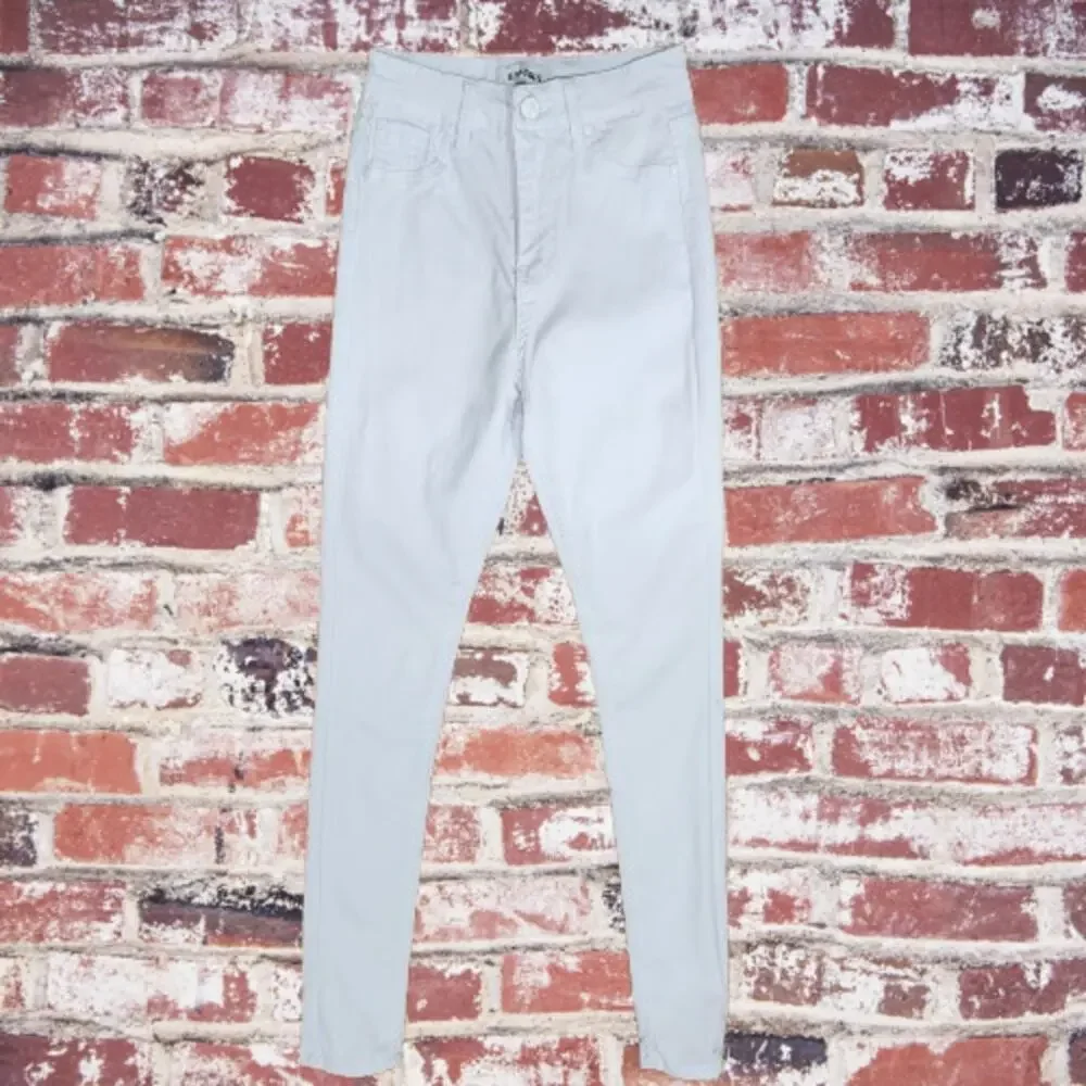 Kalowa White Skinny Pant Size Medium